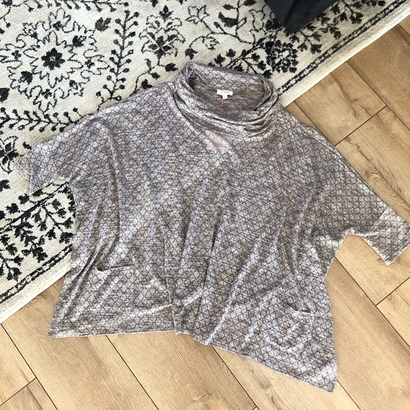 Umgee cowl neck poncho sweater L - Picture 8 of 10